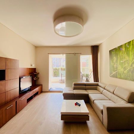 Great Flat With Terrace In Oldtown-Prime Rentals Kaunas Luaran gambar