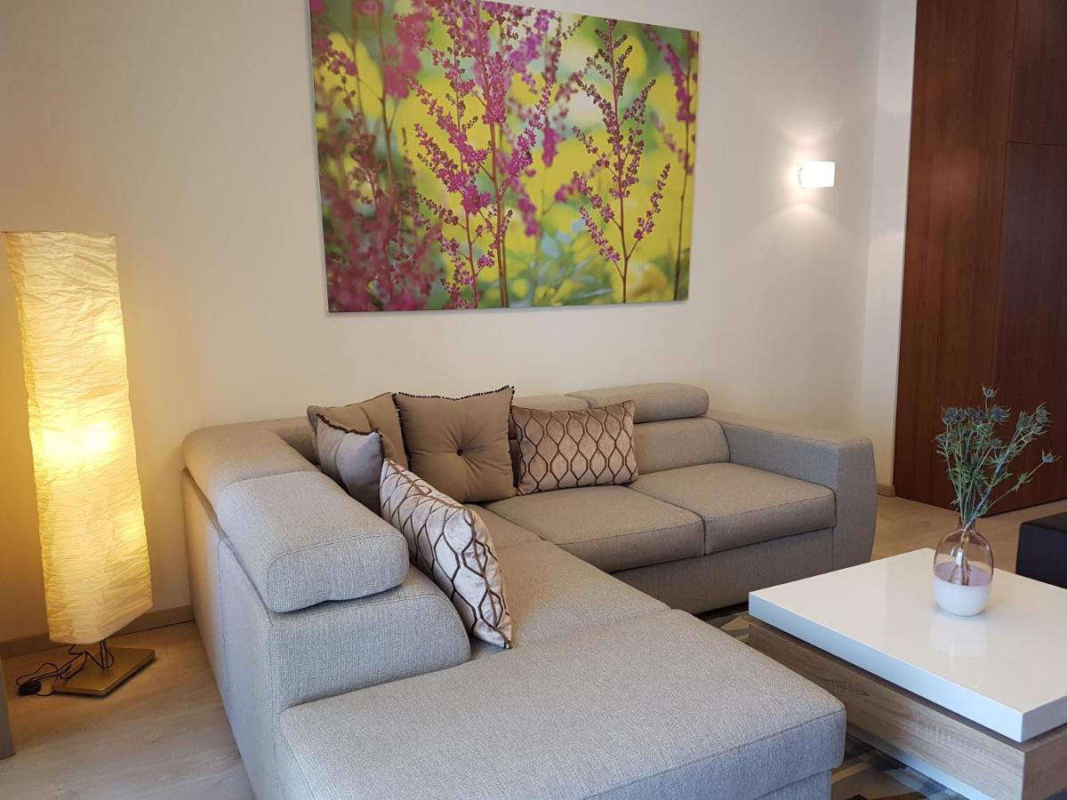 Great Flat With Terrace In Oldtown-Prime Rentals Kaunas Luaran gambar