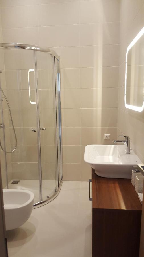Great Flat With Terrace In Oldtown-Prime Rentals Kaunas Luaran gambar
