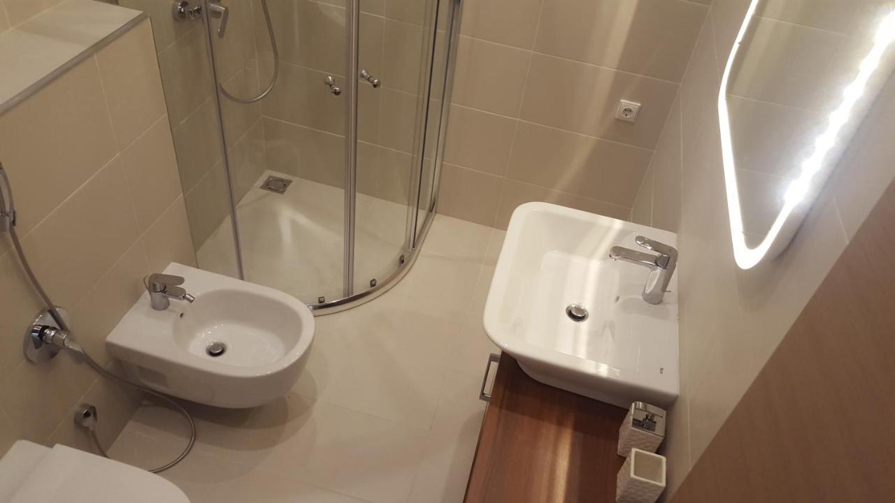 Great Flat With Terrace In Oldtown-Prime Rentals Kaunas Luaran gambar